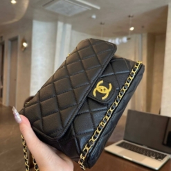 Túi Chanel Viền Xích Đáy Màu Đen